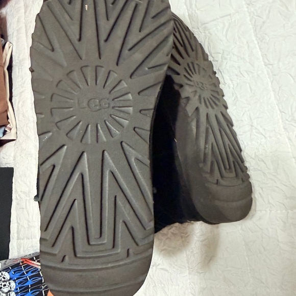 UGG Black Winter Boots - Picture 5 of 5